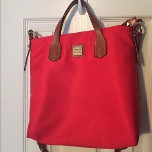 Dooney and Bourke purse EUC
